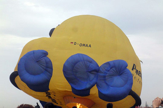 Balloon-Flight-2012-Car-shape